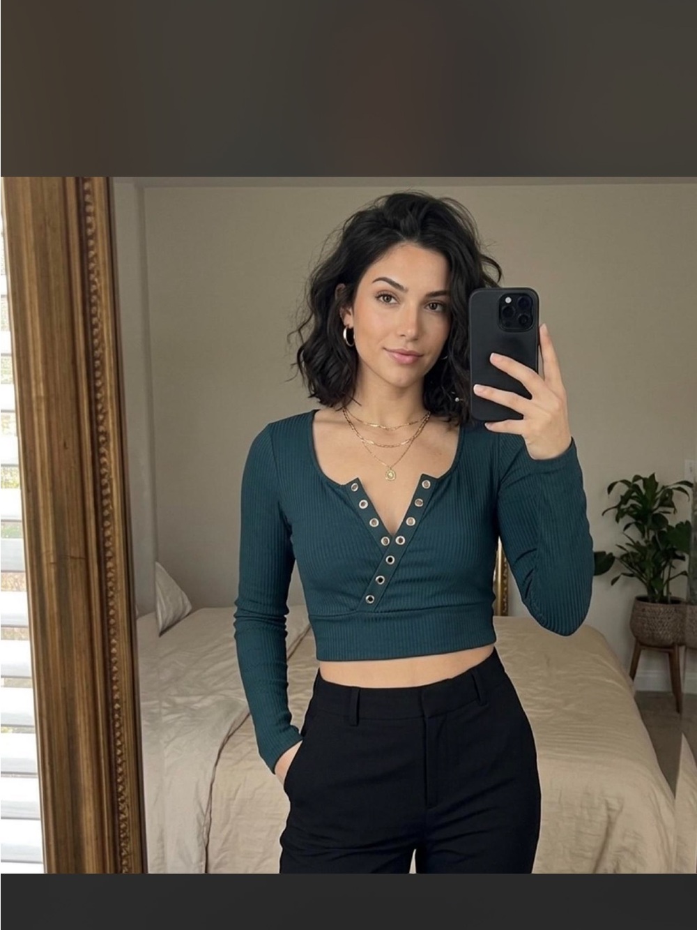 Windsor Teal Ribbed Long-Sleeve V‑Neck Eyelet Crop Top